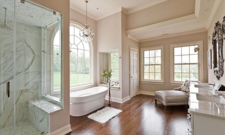 Des façons d’ajouter de la chaleur et de la personnalité à votre salle de bain de style cottage